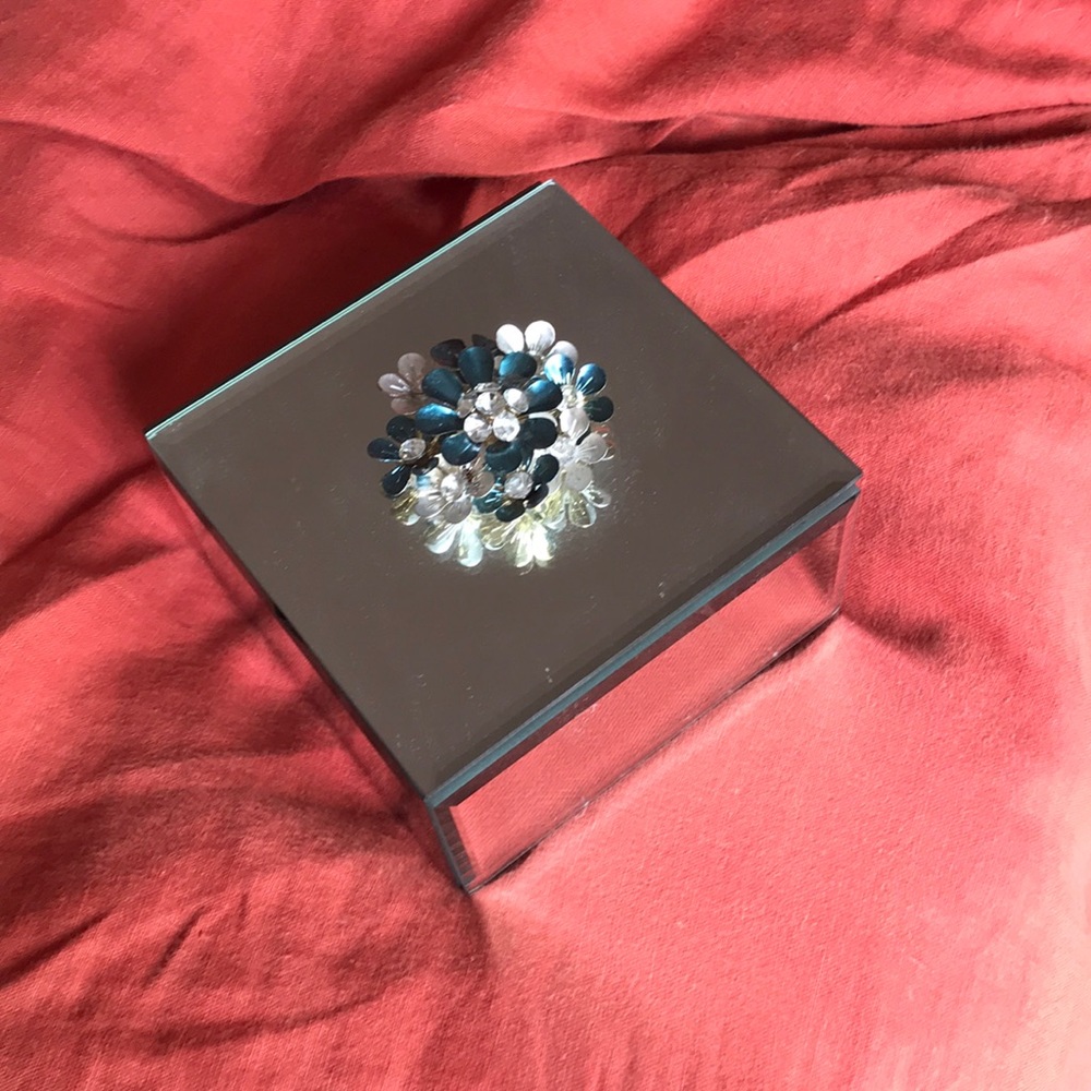 Mirror jewelry box